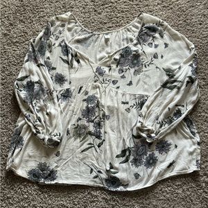XXL Old Navy Floral long sleeve blouse